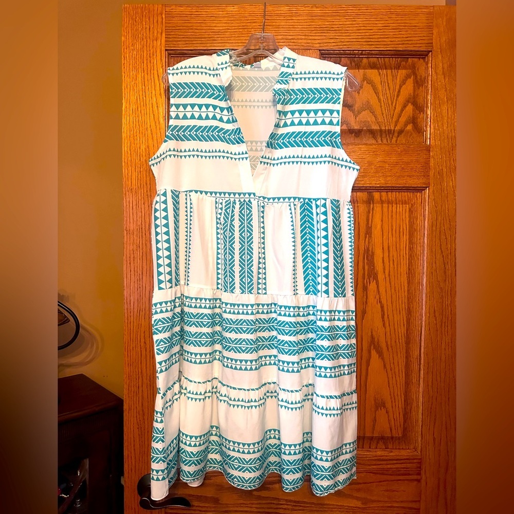 NWOT Sleeveless White and Teal Patterned Dress/Swimsuit Coverup